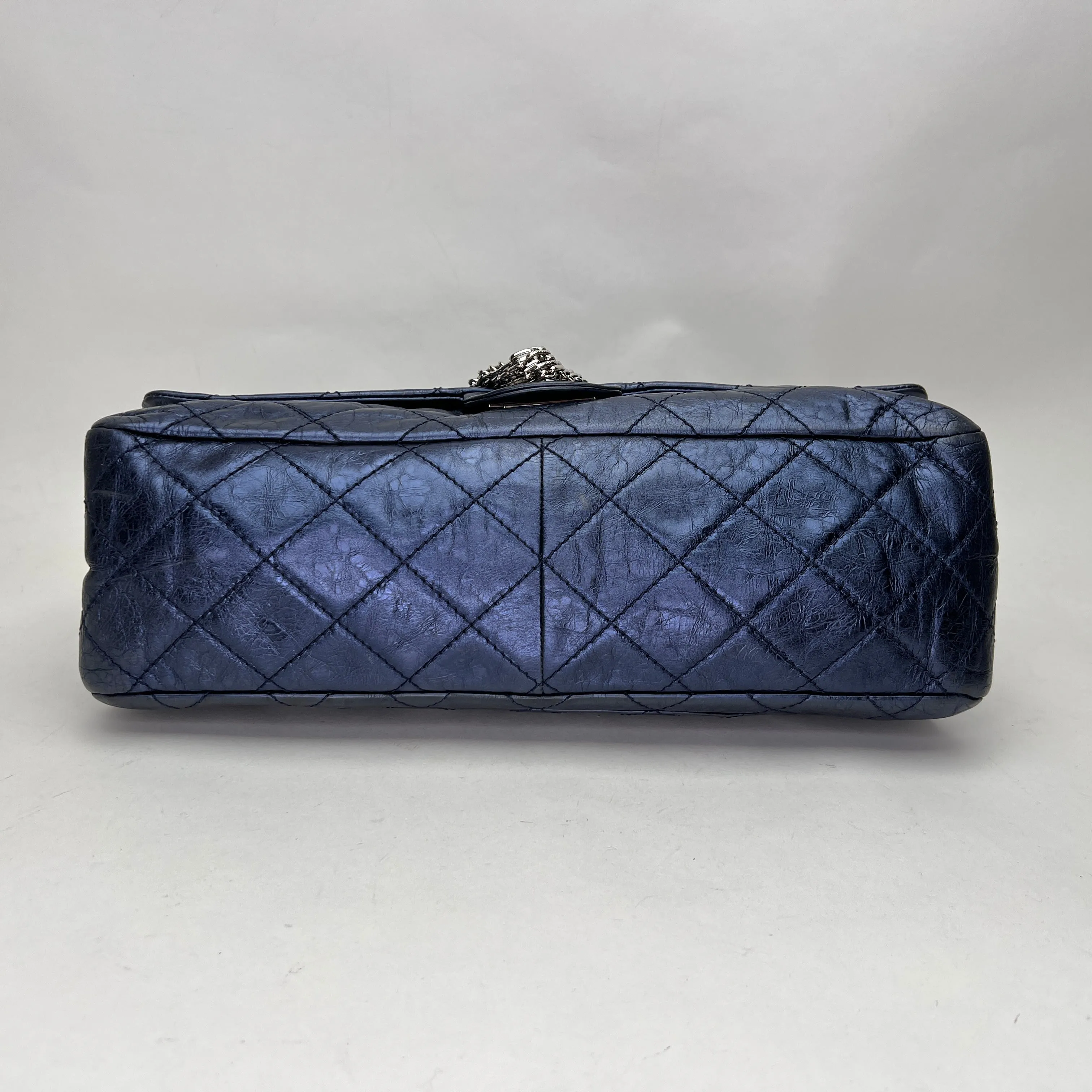 2.55 Large Navy Shoulder Bag in Distressed Leather, Silver hardware