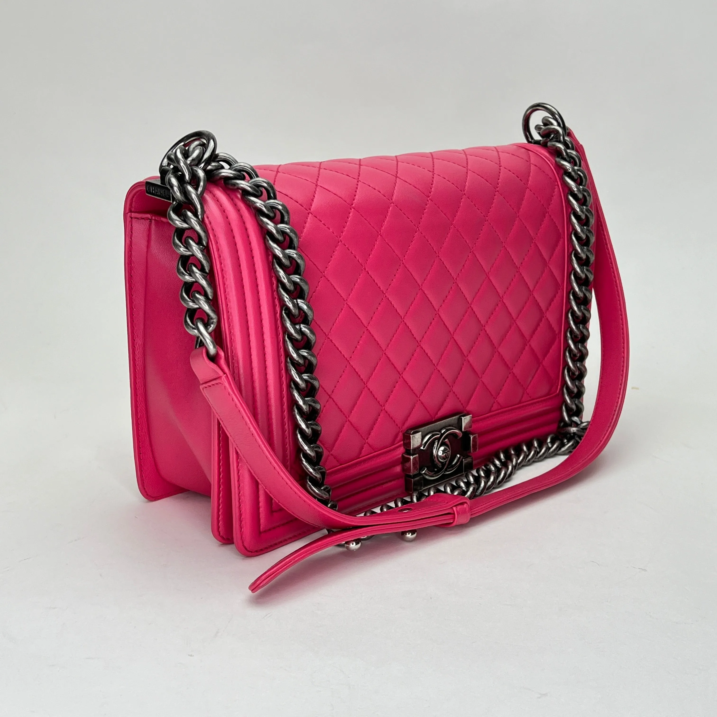 Boy Large Pink Shoulder Bag in Calfskin, Ruthenium hardware