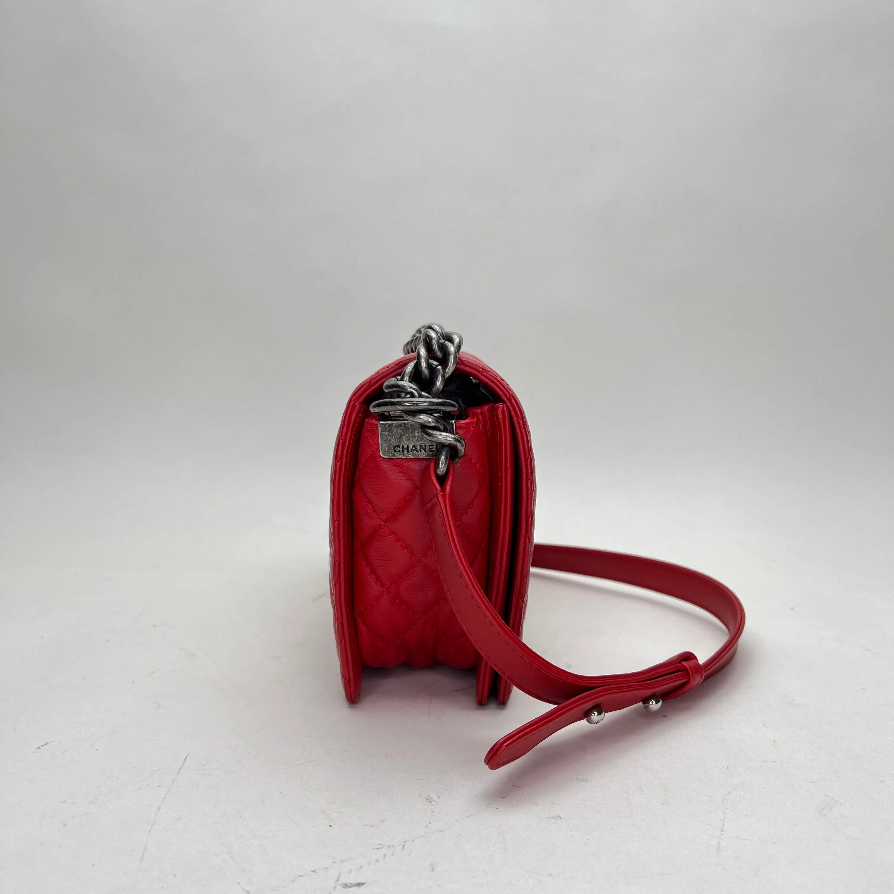 Boy Old Medium Red Shoulder Bag in Calfskin, Ruthenium hardware