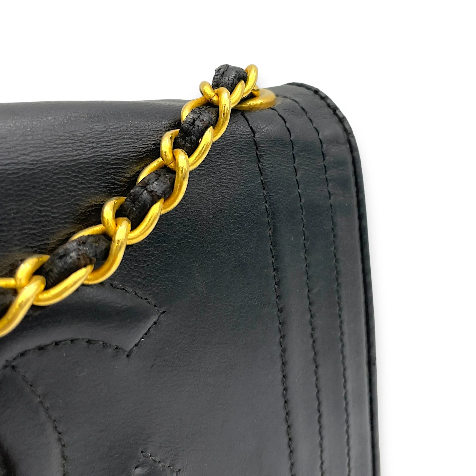 CC Shoulder Bag Black in Calfskin, Gold hardware