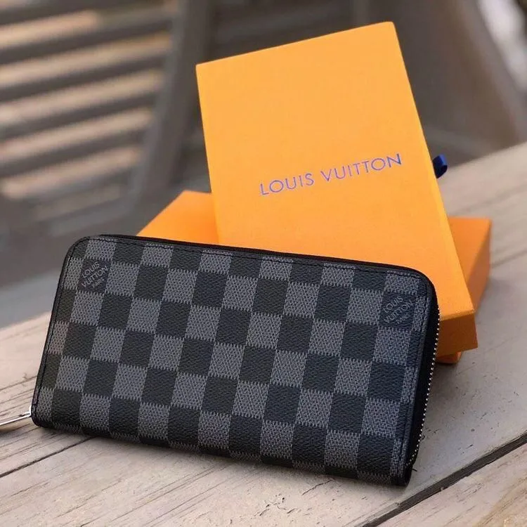 Louis Vuitton Women's Wallet/Clutch Check Print (Black)