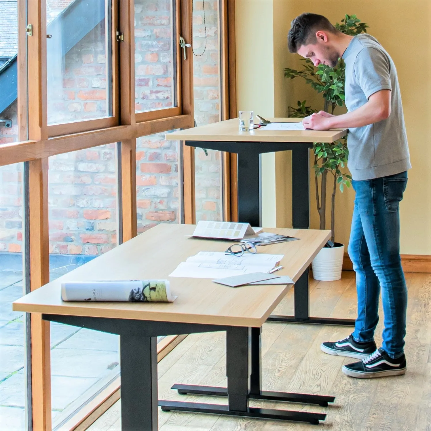 Stockholm Standing Desk Bundle (with Bluetooth control)